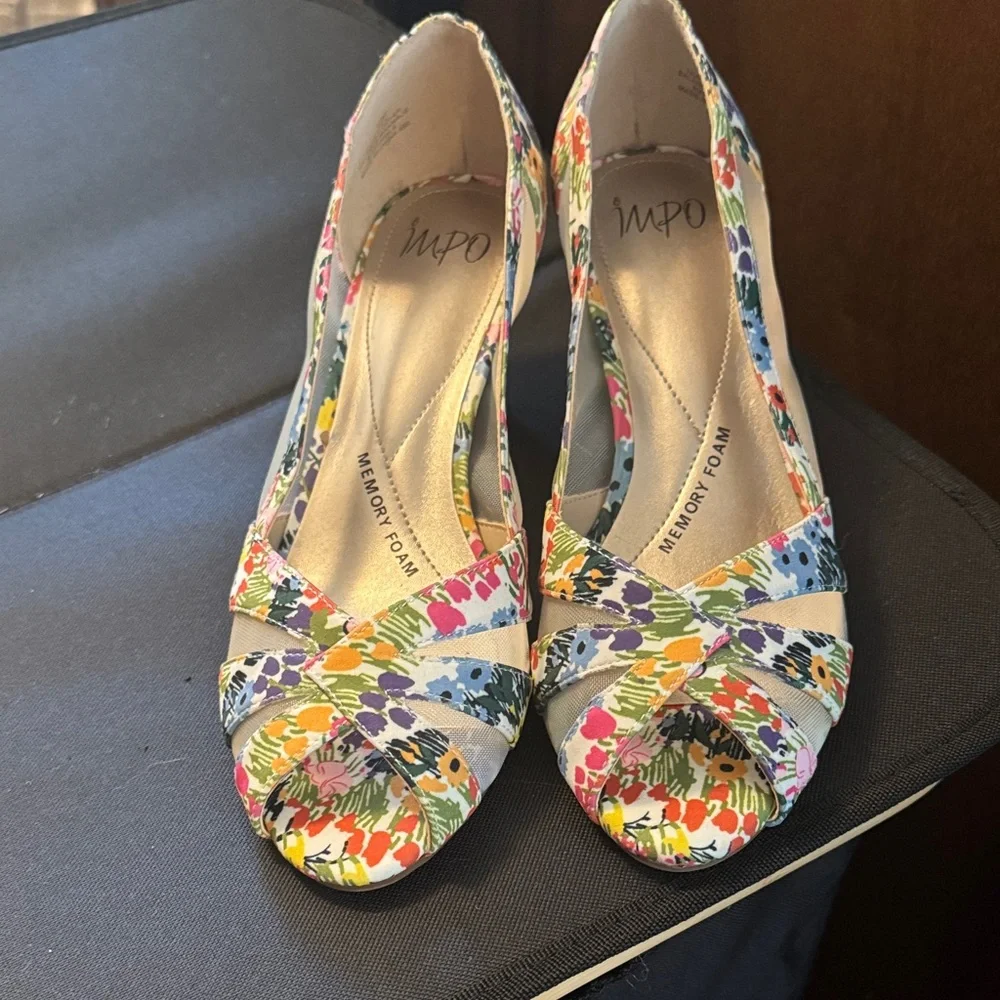 Impo Women's Multicolor Floral Heels - Picture 1 of 3